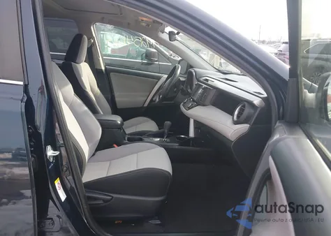 2017 Toyota Rav4 Hybrid Xle z USA, uszkodzony, nr VIN JTMRJREV2HD153058